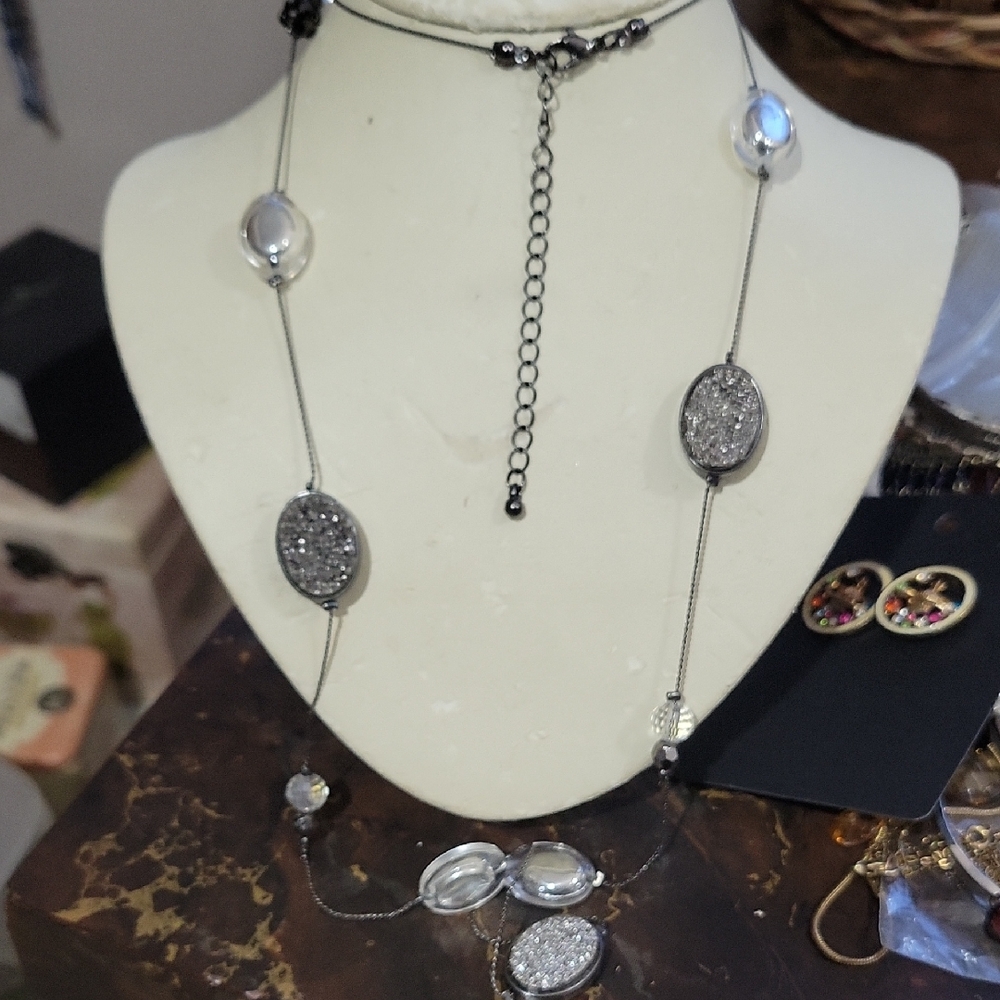Elegant Silver and Black Women's Necklace 36"